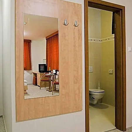 Völgyikút Ház Hotel *