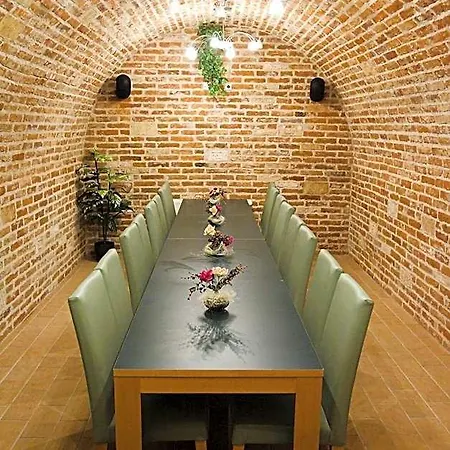 Hotel Völgyikút Ház *